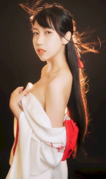 捆绑裹丝袜全包束身_在线观看视频